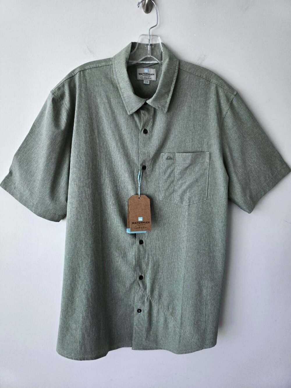 Quicksilver Waterman Short Sleeve Button Down Shirt Mens Size L NWT